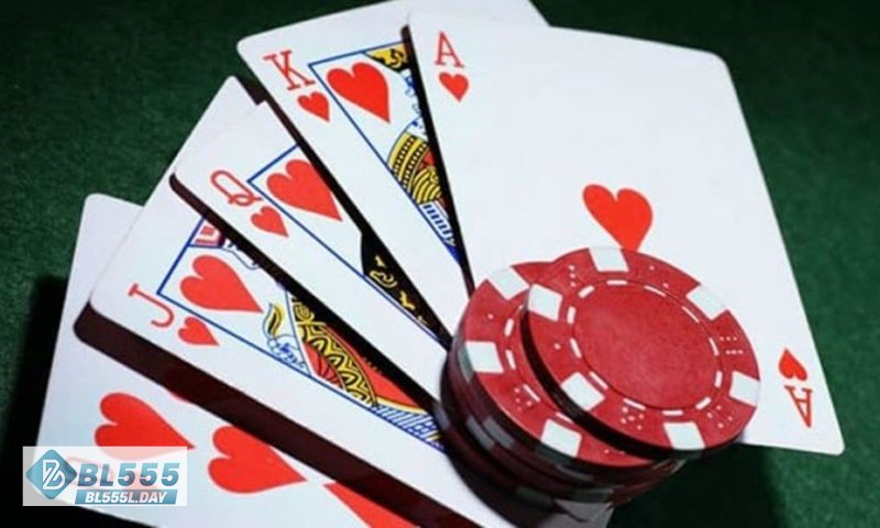 cách chơi liêng - Bàn chơi, người chơi, bộ bài